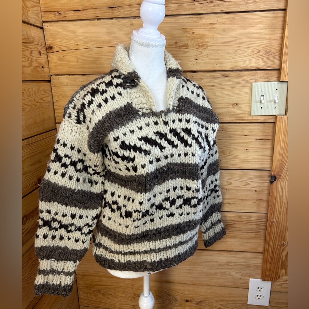 Cozy Chunky Knit Fair Isle Pullover Sweater in Cream and Brown